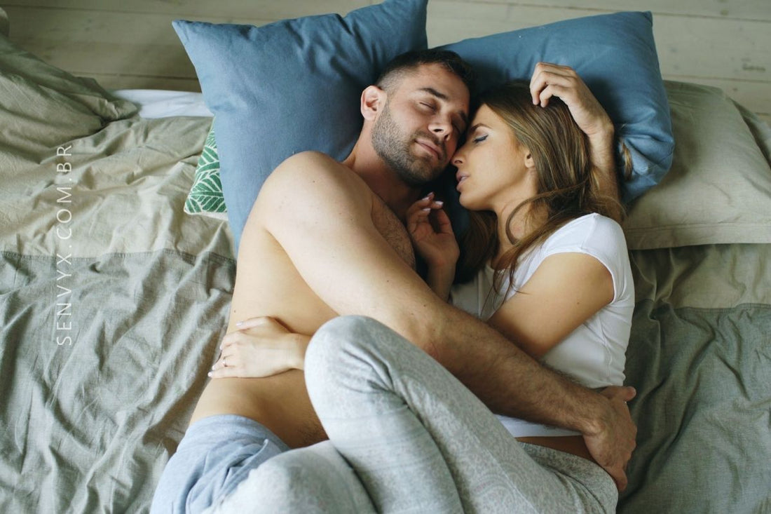 Sexo antes de dormir ajuda a dormir? A ciência responde - Senvyx Intimate | Bem-Estar Íntimo